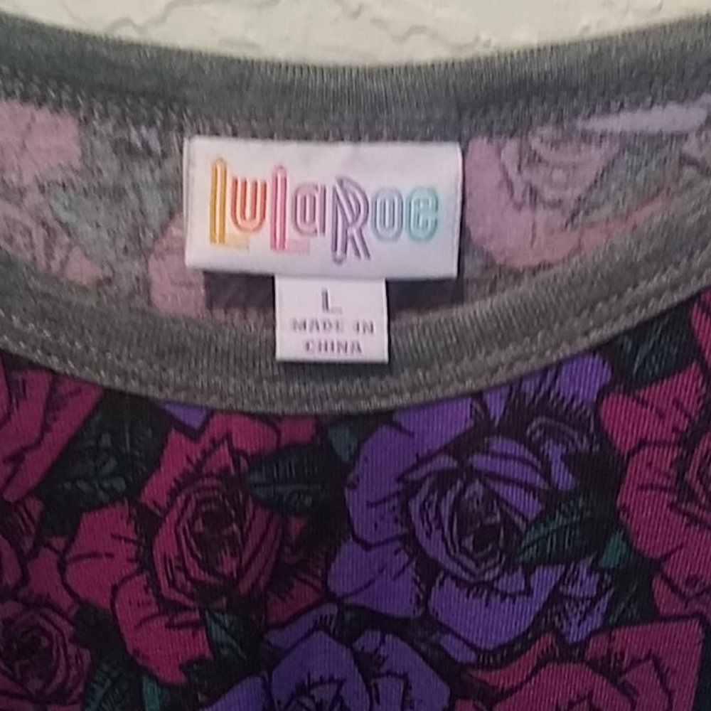 Lularoe Randy Tee - Picture 3 of 4